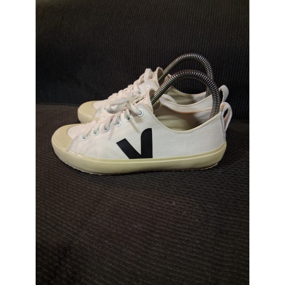 Vert White Solid Sneaker Casual Shoe Women‎ 6